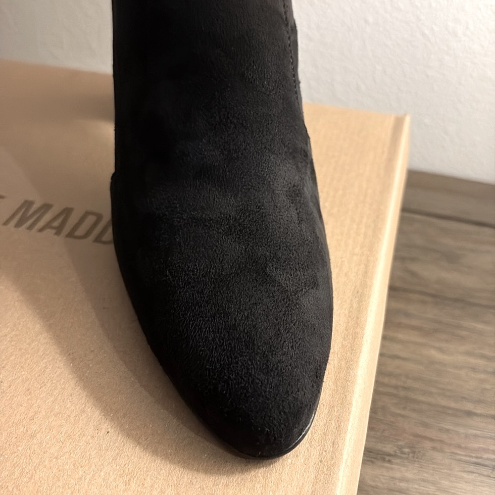NIB [Steve Madden] Sora High Ankle Block Heel Boots Black Suede Women's Sz 11 - Picture 10 of 14